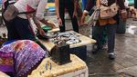Gaya Kece Tamara Bleszynski Saat Blusukan ke Pasar Tradisional