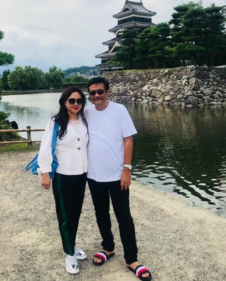 Menikah 19 Tahun, Kemesraan Djarot & Happy Senantiasa Awet