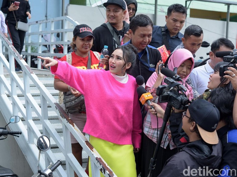 Ayu Ting Ting Kenang saat Saphira Indah Curhat soal Punya Anak Ayu Ting Ting Kenang saat Saphira Indah Curhat soal Punya Anak
