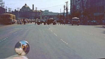 Untung saja, kondisi penuh derita tak membuat warga dan pemerintah Korsel putus asa. Foto: Vintages