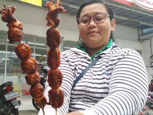 Kenyal Gurih Sate Cumi Ngenes yang Lagi Hits di Kota Blitar