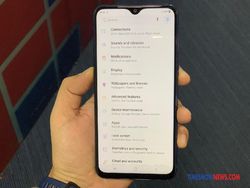 Melihat Galaxy M20 yang Sudah Lolos TKDN