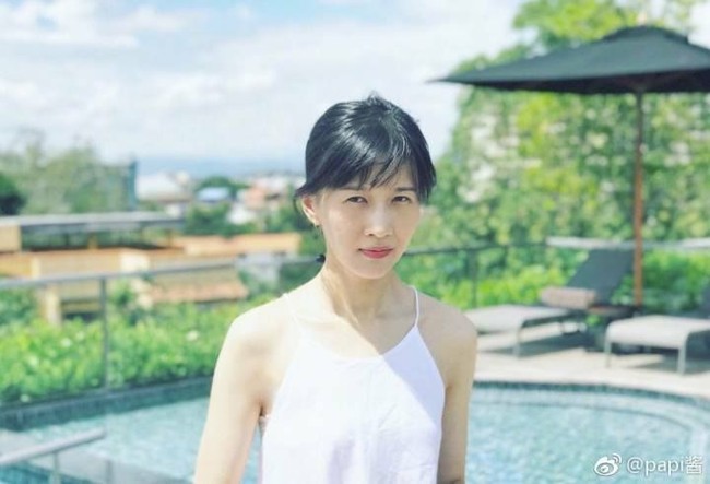 Tentu tidak semua orang senang dengan aksi Papi Jiang yang kerap berkata-kata kasar dalam videonya. State Administration of Press, Publication, Radio, Film and Television atau badan sensor di China pernah menghapus videonya karena terlalu banyak kata-kata kasar di dalamnya. Foto: Instagram, Facebook