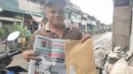 Potret Tabloid Indonesia Barokah yang Disebar ke Masjid di Jakbar