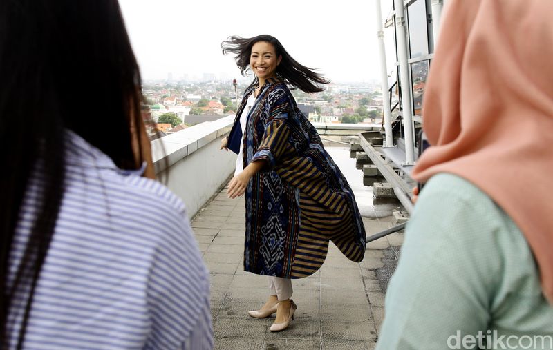 Rahayu Saraswati atau Sara Djojohadikusumo menjalani sesi foto di kantor detikcom