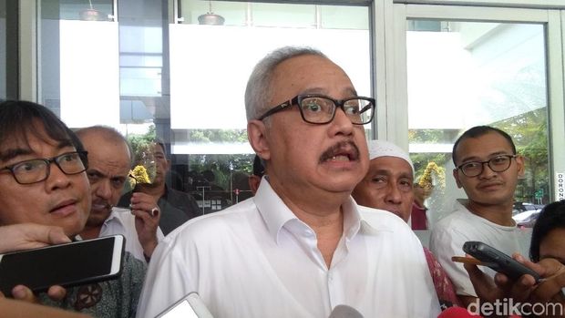  Ketua Dewan Pembina Tim Pengacara Muslim (TPM), Mahendradatta