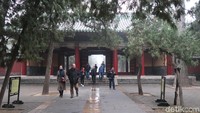Temple of Confusius menyimpan banyak cerita menarik. Siapa pun yang masuk ke kelenteng ini termasuk raja, syaratnya harus berjalan kaki. (Bonauli/detikTravel)