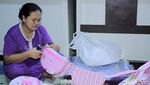 Mengintip Produksi Gendongan Bayi di Bandung