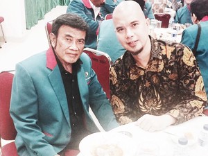 Ini yang Terjadi saat Dua Maestro Bertemu, Ahmad Dhani dan Rhoma Irama