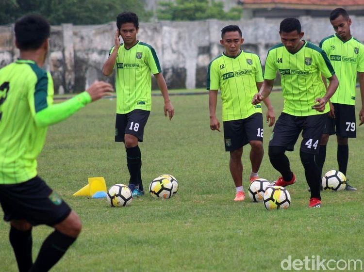 Jadwal Belum Jelas, Persebaya Gelar Latihan Ringan