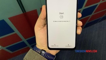 Galaxy M20 berbasis Android 8.1 Oreo dengan user interface Samsung Experience 9.5. Untuk daya tahannya, Galaxy M20 didukung baterai 5.000 mAh. Ada dua pilihan warna ditawarkan, Ocean Blue dan Charcoal Black colours. Foto: Timesnownews.com
