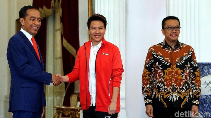 LIliyana Natsir temui Presiden Jokowi di Istana Merdeka. (Rengga Sancaya/detikSport) LIliyana Natsir temui Presiden Jokowi di Istana Merdeka. (Rengga Sancaya/detikSport)