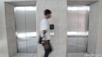 Beragam fasilitas modern pun melengkapi pasar ikan modern pertama di Indonesia ini, salah satunya adalah akses lift bagi pengunjung.