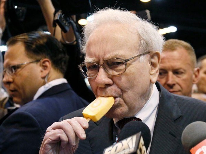 Punya Harta Rp 2.400 T, Warren Buffett Justru Tak Pernah Beli 5 Barang Ini