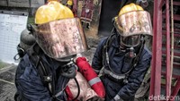 Kategori perlombaan Jawara HSSE MOR III tahun ini terdiri dari 7 kompetisi yaitu Scaffold Building, Smoke Chamber Rescue, First Aid, Fire Fighting, Fireman Combat, Fire Pump Installation, dan Crane Work Evaluation.