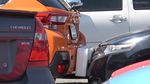 Duh! Parkiran Mobil Semrawut Gini, Gimana Keluarnya Ya?