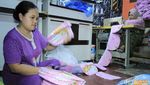 Mengintip Produksi Gendongan Bayi di Bandung