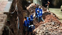Terlebih daerah Jakarta dan sekitarnya mulai sering diguyur hujan dan dapat mengakibatkan longsor jika dinding Kali Pancoran tak kuat menahan debit air yang meningkat.