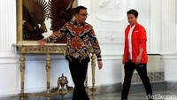 Butet sapaan akrab Liliyana Natsir, didampingi Menpora Imam Nahrawi saat akan bertemu Presiden Joko Widodo (Jokowi).