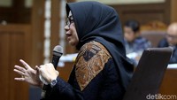 Eni Maulani Saragih membeberkan peran Idrus Marham dalam kasus dugaan suap proyek PLTU Riau-1 di Pengadilan Tipikor, Jakarta, Selasa (29/1/2019).