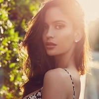 Soal sensualitas, Natalia mengatakan bahwa tampilan yang sensual bukan datang dari busana seksi yang dikenakan. Foto: Instagram (@natalia)