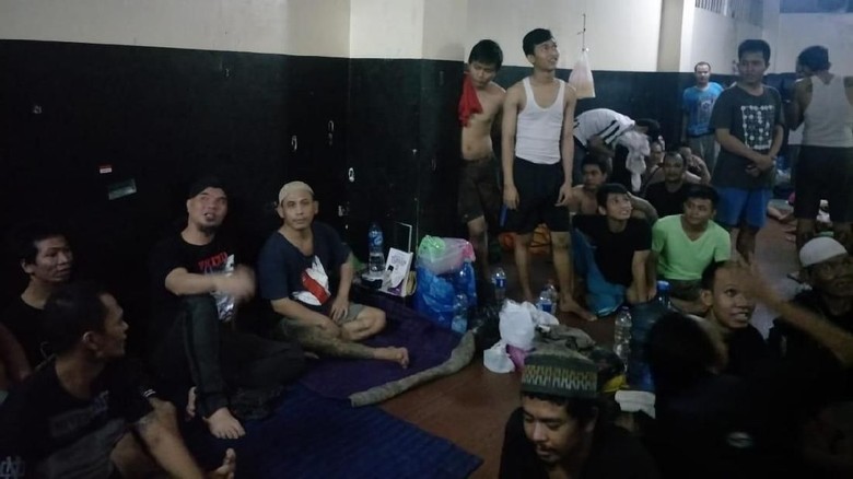 Curhat Ahmad Dhani Tidur Bagai Ikan Pindang di Cipinang Curhat Ahmad Dhani Tidur Bagai Ikan Pindang di Cipinang