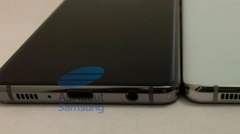 Jika foto ini akurat, Samsung berarti masih mempertahankan colokan headphone jack standar 3,5 mm, di tengah beberapa vendor lain menghilangkannya di ponsel seri flagship. Mungkin banyak konsumen masih merasa membutuhkannya. Foto: Sammobile