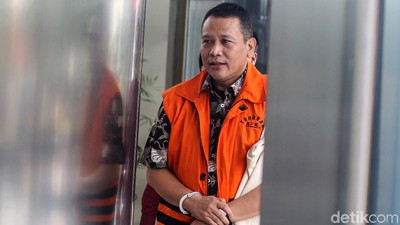 Gaya Dudy Jocom Saat Diperiksa KPK