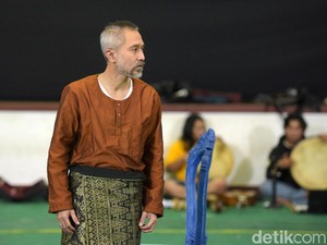 Lukman Sardi Jadikan Teater Sebagai Tempat Belajar