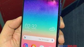 Di bagian depan, terdapat kamera selfie 5 megapixel yang dibenamkan di dalam notch yang didesain seperti tetesan air. Foto: Timesnownews.com