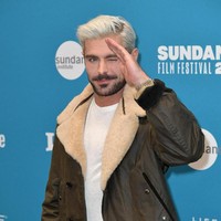 Zac Efron berpacaran dengan mantan pelayan restoran bernama Vanessa Valladares. Hubungan keduanya dikabarkan sudah serius. Foto: Neilson Barnard/Getty Images