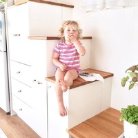 Rumah impiannya itu berukuran 7,2 x 2,4 meter persegi. Tinggi rumahnya hanya 4,3 meter tapi ia memiliki dua lantai dalam rumah.  Foto: Instagram/TinyMissDollonWheels