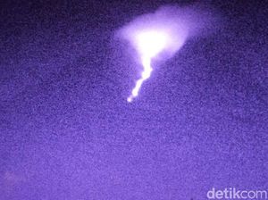 Luncuran Lava Pijar Merapi Malam Ini Hingga 1.400 Meter