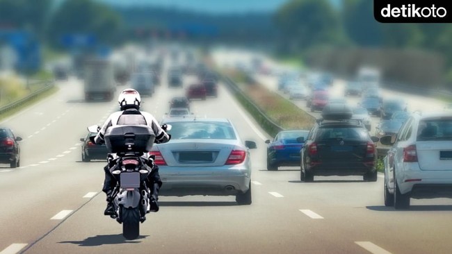 Menimbang Wacana Motor Masuk Tol