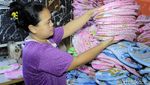 Mengintip Produksi Gendongan Bayi di Bandung