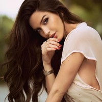 Berdarah Kuba dan Kroasia, Natalia punya kecantikan khas wanita Latin. Meski datang dari darah campuran, namun wanita 26 tahun itu lahir di California dan kini tinggal di New York. Foto: Instagram (@natalia)