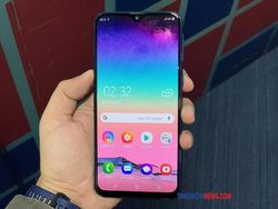 Melihat Galaxy M20 yang Sudah Lolos TKDN