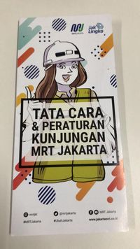 Staf MRT Sempat Tegur Selebgram yang Pose Injak Kursi