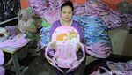 Mengintip Produksi Gendongan Bayi di Bandung