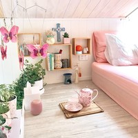 Tak semua orang bermimpi punya rumah besar dan mewah. Rumah kecil justru bisa membuat hati lebih bahagia, hal ini dibuktikan oleh Dolly, wanita asal Filipina yang tinggal di Melbourne, Australia. Foto: Instagram/TinyMissDollonWheels