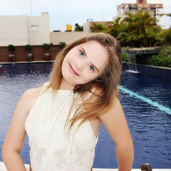 Popularitas Georgia bermula dari postingan sang ibu, Rubia Traebert di Facebooknya. Ketika itu bulan Juni 2016, Rubia memposting foto Georgia dengan harapan ingin menginspirasi anak lainnya yang juga memiliki kondisi down syndrome. Tak disangka, foto itu meraih lebih dari 1.000 likes. Foto: dok. georgiafurlan.oficial