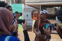 Anda saat memandu rombongan d'Traveler of the Year 2018 (Shinta/detikTravel)