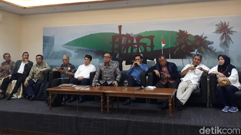 Tanggapan Kepala LIPI yang Diadukan ke DPR Soal Reorganisasi Tanggapan Kepala LIPI yang Diadukan ke DPR Soal Reorganisasi