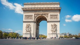 Upacara Berdarah di Arc de Triompe Paris