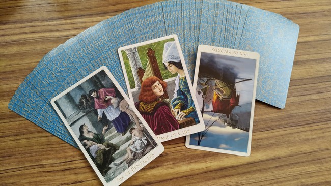 Buat kamu yang berzodiak Capricon, nampaknya tahun ini harus istirahat dulu sejenak dari sebuah hubungan. Artinya kamu memikirkan dulu apa saja yang harus diprioritaskan untuk mendapatkan pasangan yang cocok. Tahun-tahun lalu yang sudah punya pasangan ada beberapa hal yang membuat kamu kecewa karena tidak sesuai ekspektasi. Sementara untuk yang single, mungkin merasakan diberi harapan palsu. Foto: Mukhlis Dinillah/Wolipop