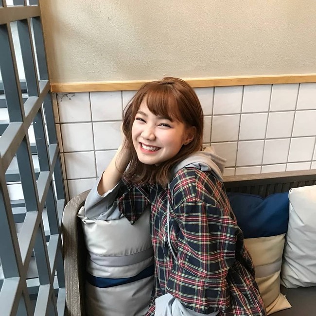 Karena itu, Namsai menerima banyak kritikan, termasuk dari Kedutaan Israel di Thailand yang mengaku terkejut dan cemas setelah melihatnya. Apalagi hal tersebut terjadi beberapa hari sebelum Hari Peringatan Holokaus Internasional yang jatuh 27 Januari lalu. Foto: Instagram @namsai.bnk48official