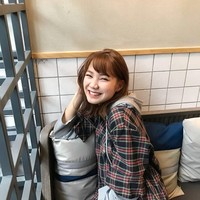 Karena itu, Namsai menerima banyak kritikan, termasuk dari Kedutaan Israel di Thailand yang mengaku terkejut dan cemas setelah melihatnya. Apalagi hal tersebut terjadi beberapa hari sebelum Hari Peringatan Holokaus Internasional yang jatuh 27 Januari lalu. Foto: Instagram @namsai.bnk48official