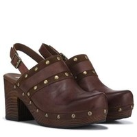 Apakah teman-teman menilai Anda sebagai seseorang yang rendah hati? Jika iya, berarti Anda tipe clog. “Penyuka clog adalah orang yang bersemangat dan sangat suka kegiatan luar ruangan. Mereka mencintai alam dan lebih berenergi ketika berada di luar ruangan, imbuh Kelada. Foto: istimewa