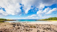 Samudera Pasifik yang membentang di antara benua Asia dan Amerika memiliki beberapa pulau kecil dan berpenghuni. Salah satunya, adalah Easter Island (iStock)