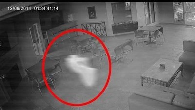Nangkring di Gelas hingga Jendela, Penampakan Hantu di Restoran Ini Terpampang Nyata